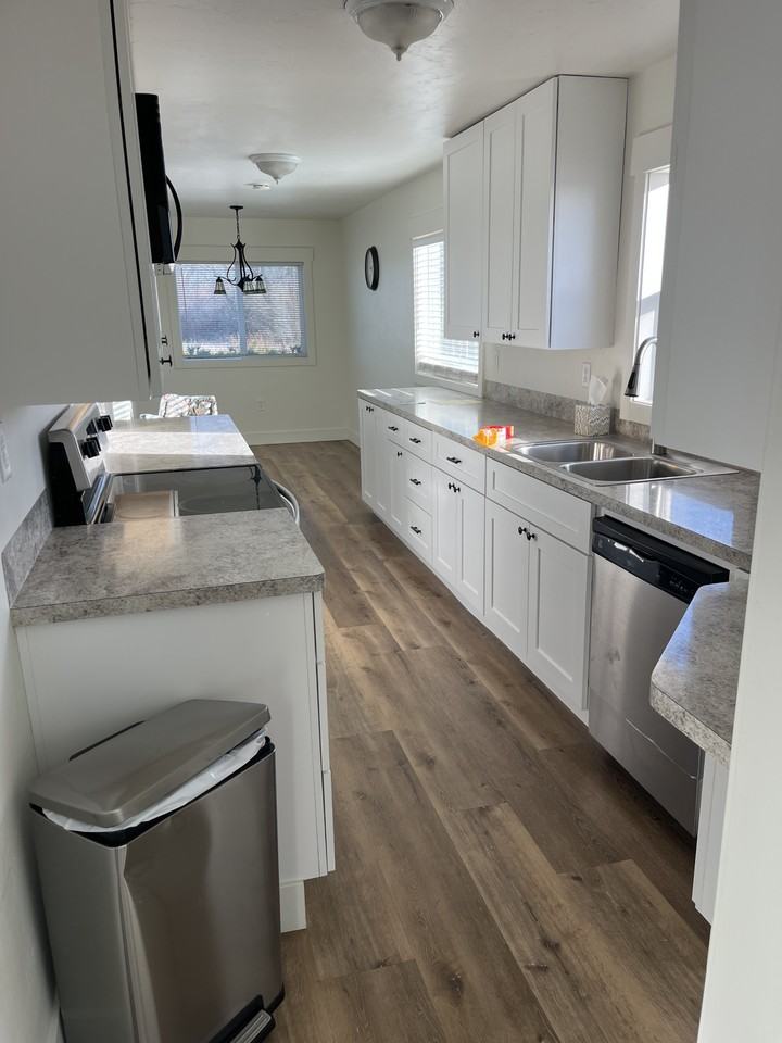 725 Sand Creek Rd #NA - Photo 4 of 17