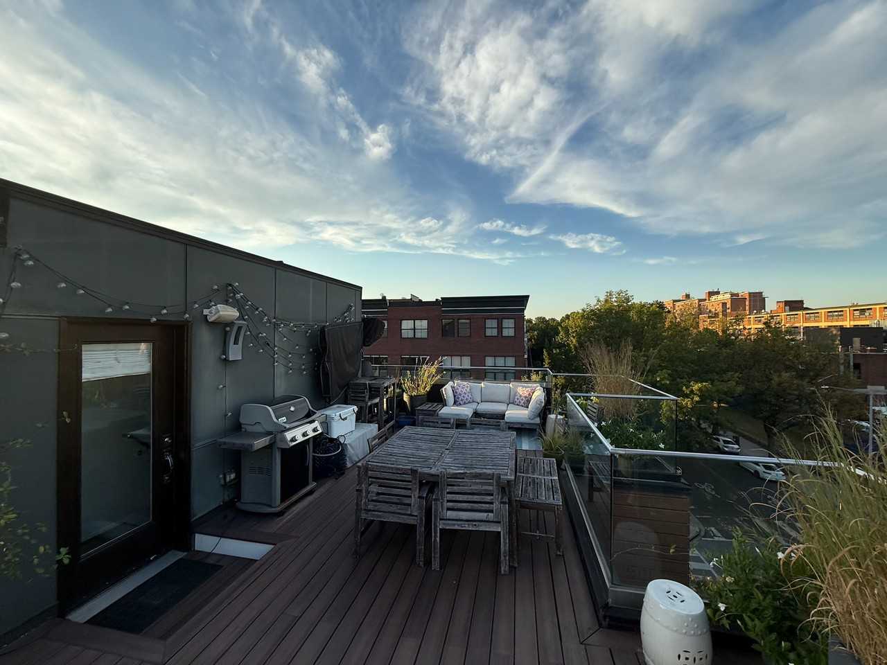 1100 W St Nw #2 - Photo 3 of 32