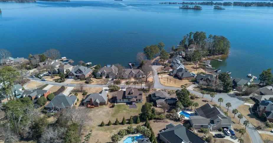 203 Lake Vista Dr #1 - Photo 3 of 30