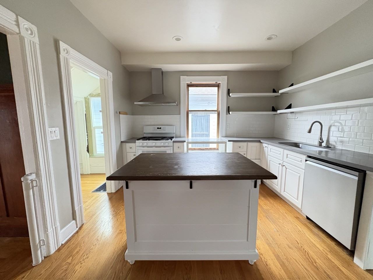 312 Carolina St #NA - Photo 3 of 13