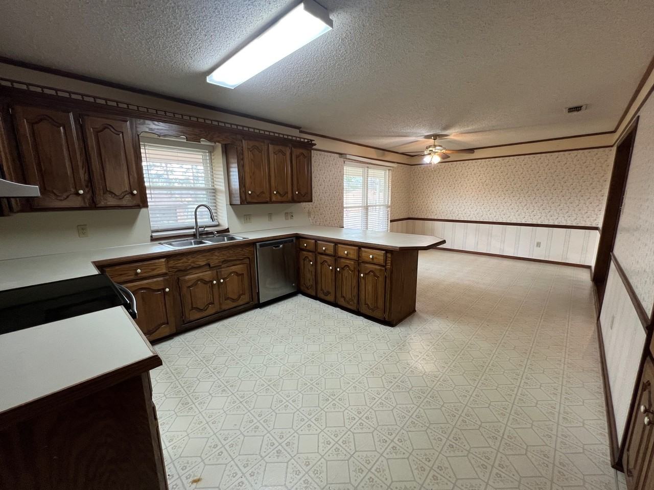 203 Kimball Dr #1 - Photo 3 of 18