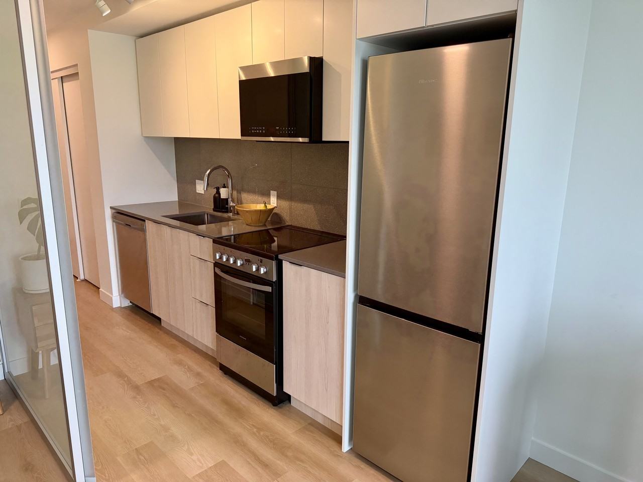 1881 E 11th Ave - Photo 7 of 16