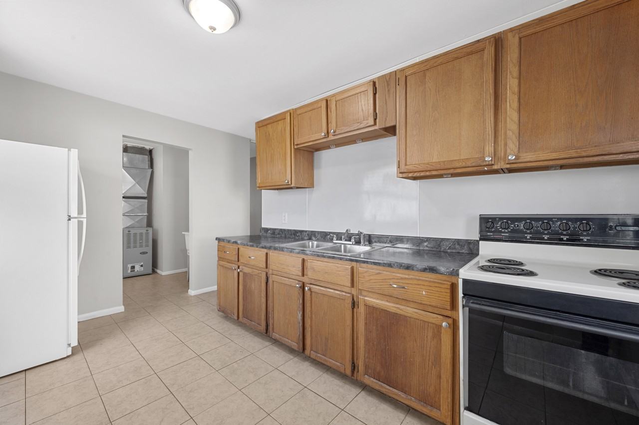 12753 Georgiana Ave #1 - Photo 2 of 9