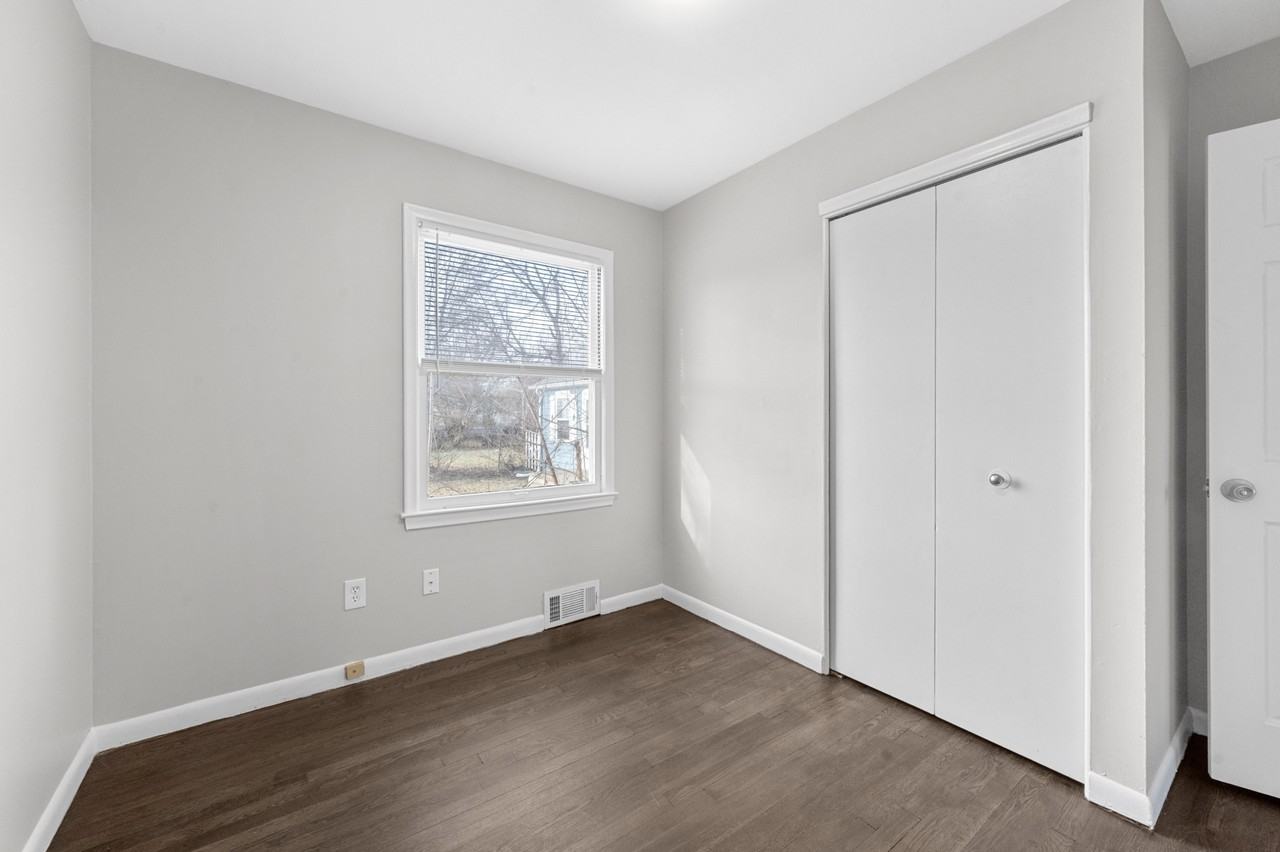 12753 Georgiana Ave #1 - Photo 7 of 9