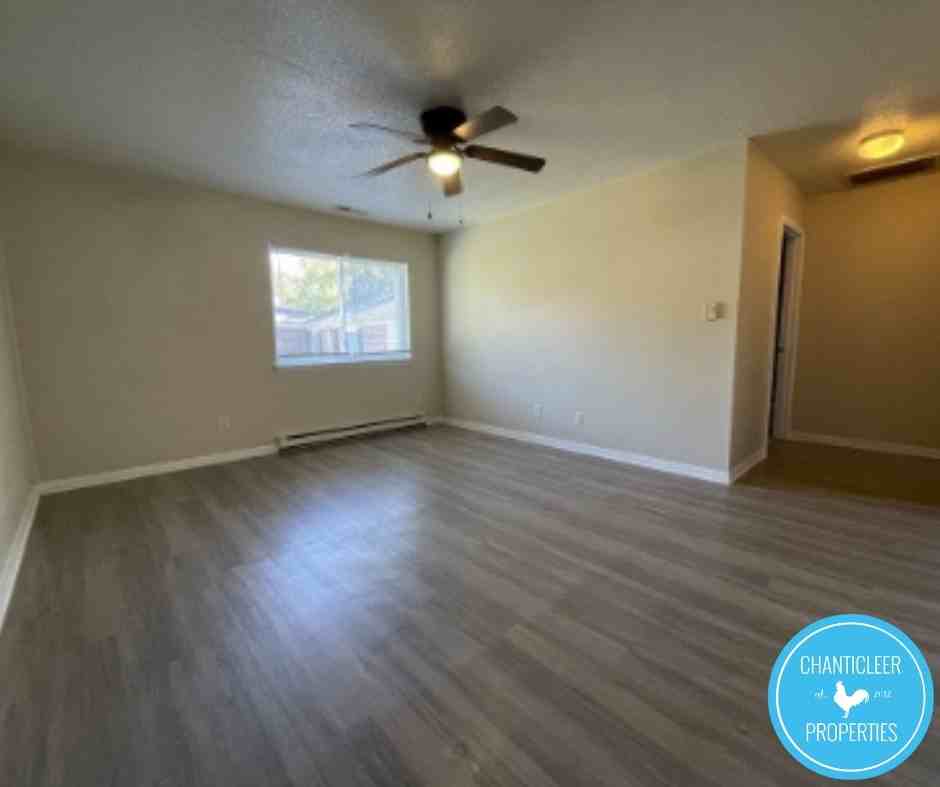 1504 Autumn Dr #B - Photo 7 of 11