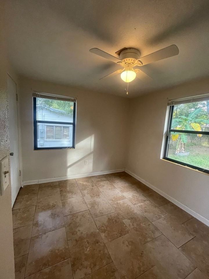 135 Colomba Rd - Photo 7 of 10