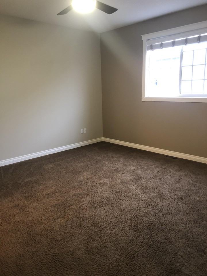 10704 109 St #1 - Photo 7 of 11