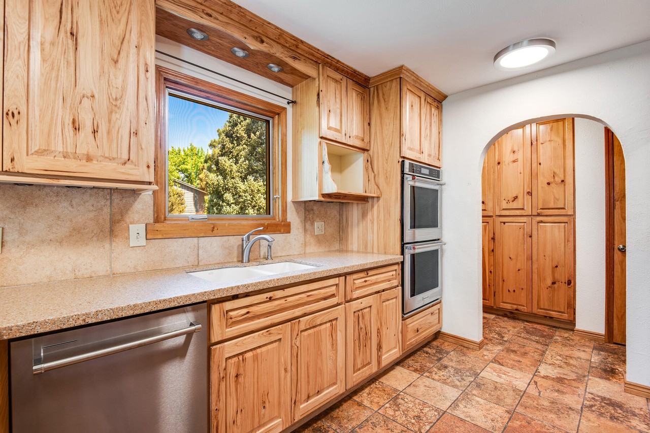 5240 Sun Dial Pl #NA - Photo 2 of 12