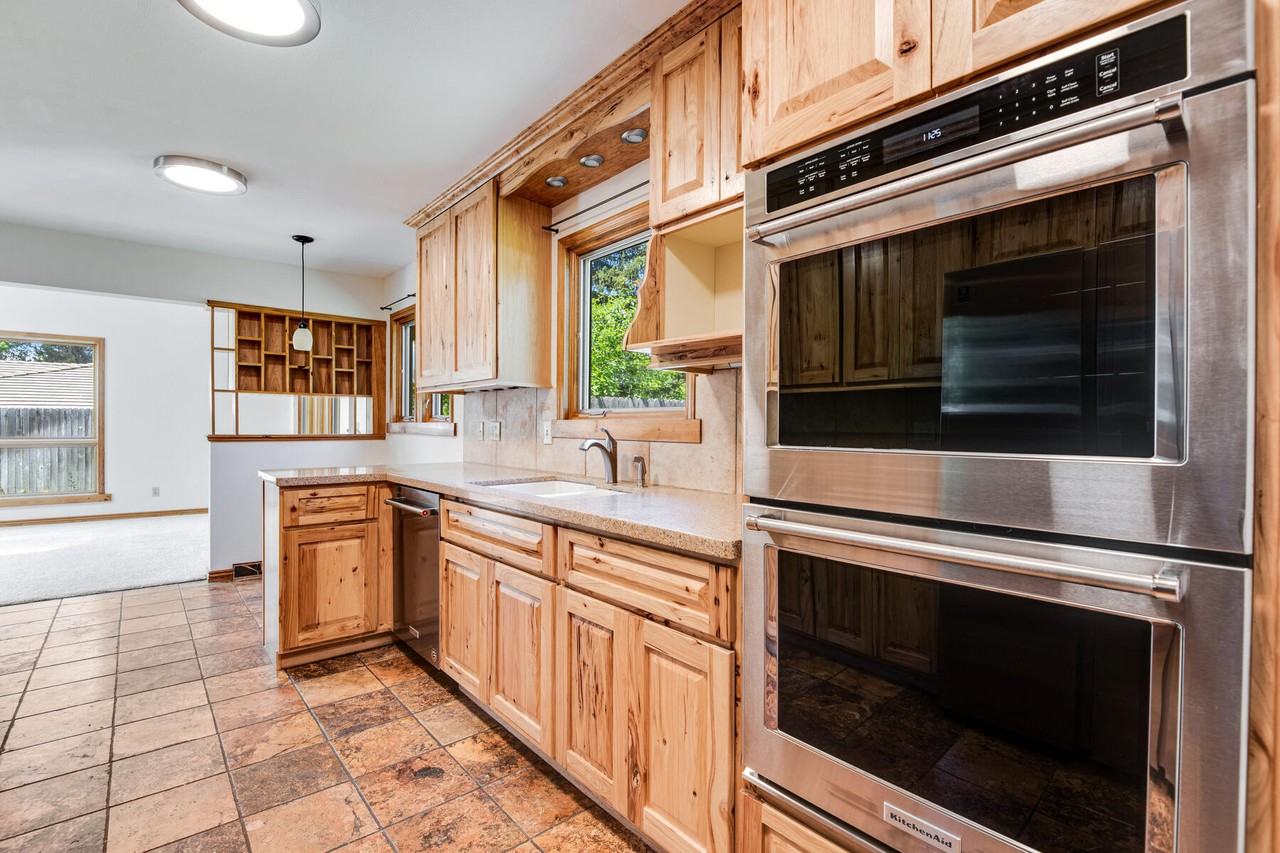 5240 Sun Dial Pl #NA - Photo 3 of 12