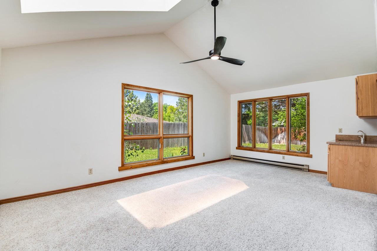 5240 Sun Dial Pl #NA - Photo 4 of 12