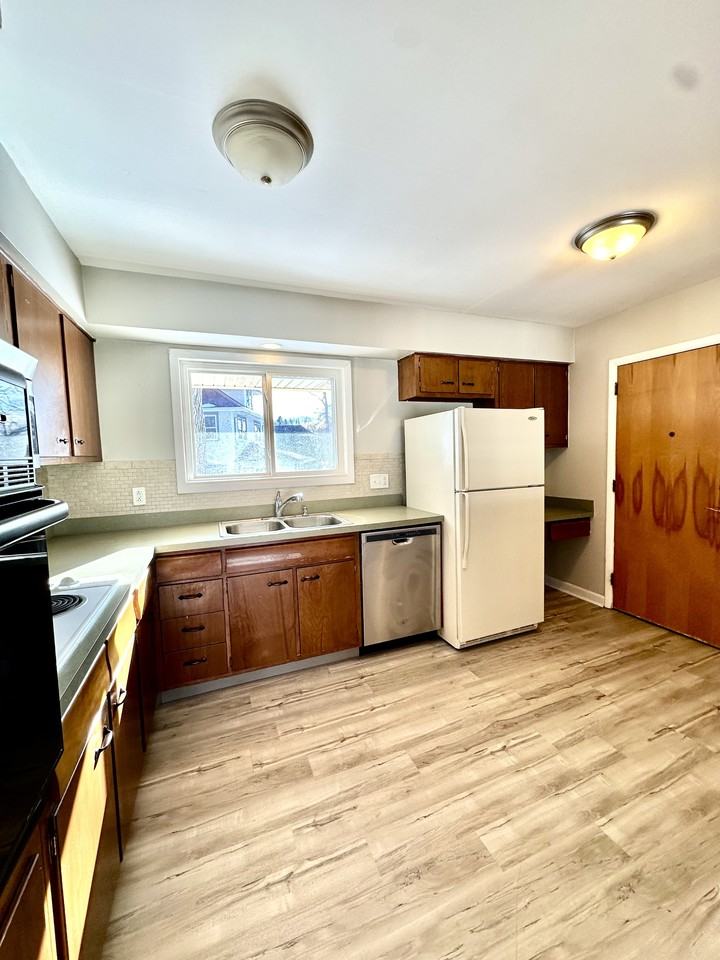 4493 South Buffalo Street - Poplar 3 - Photo 6 of 22