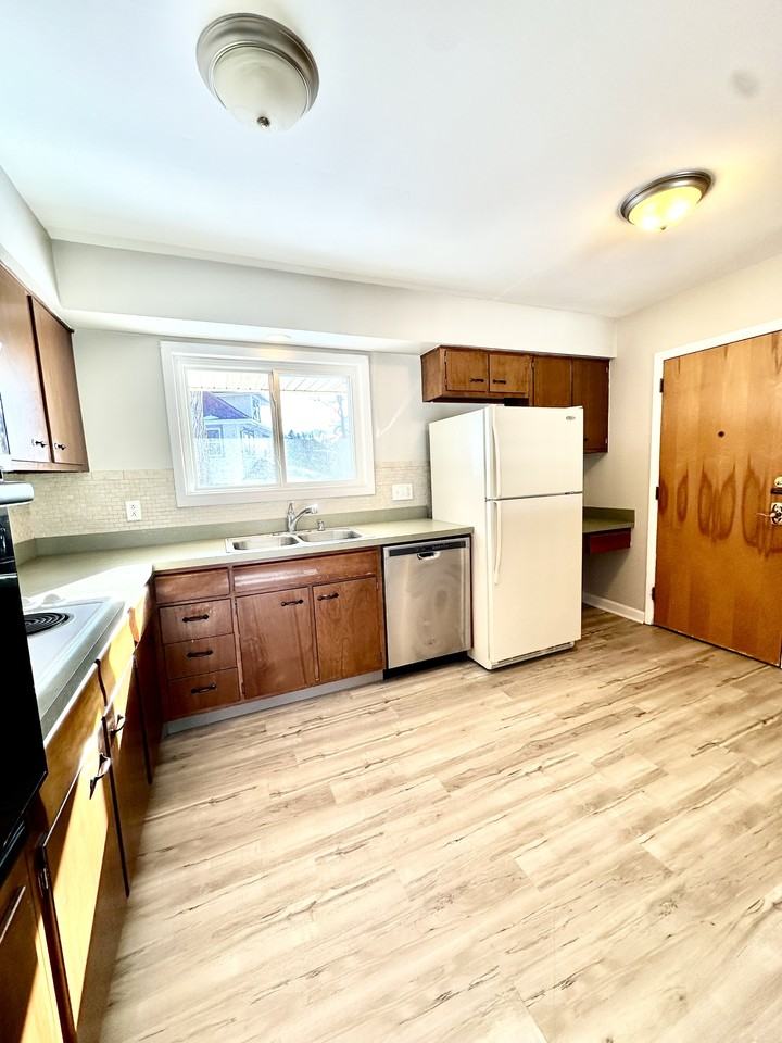 4493 South Buffalo Street - Poplar 3 - Photo 7 of 22