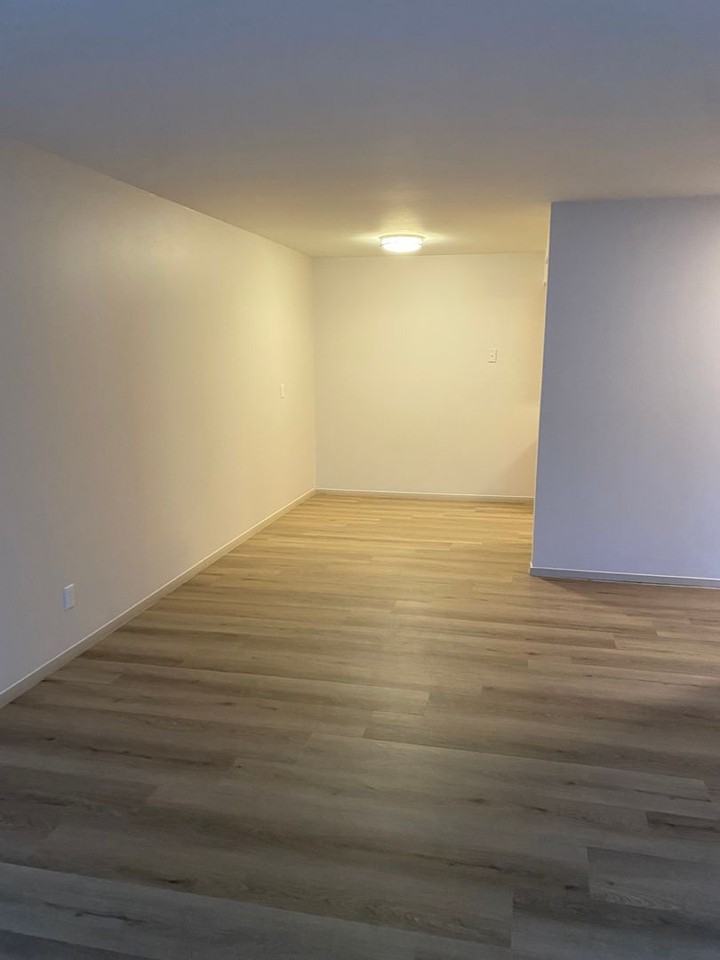 1680 Shawano Ave - Photo 3 of 10