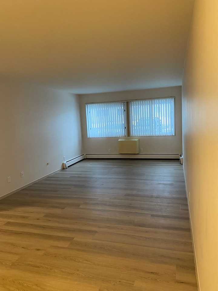 1680 Shawano Ave - Photo 4 of 10