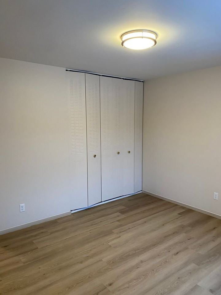 1680 Shawano Ave - Photo 7 of 10