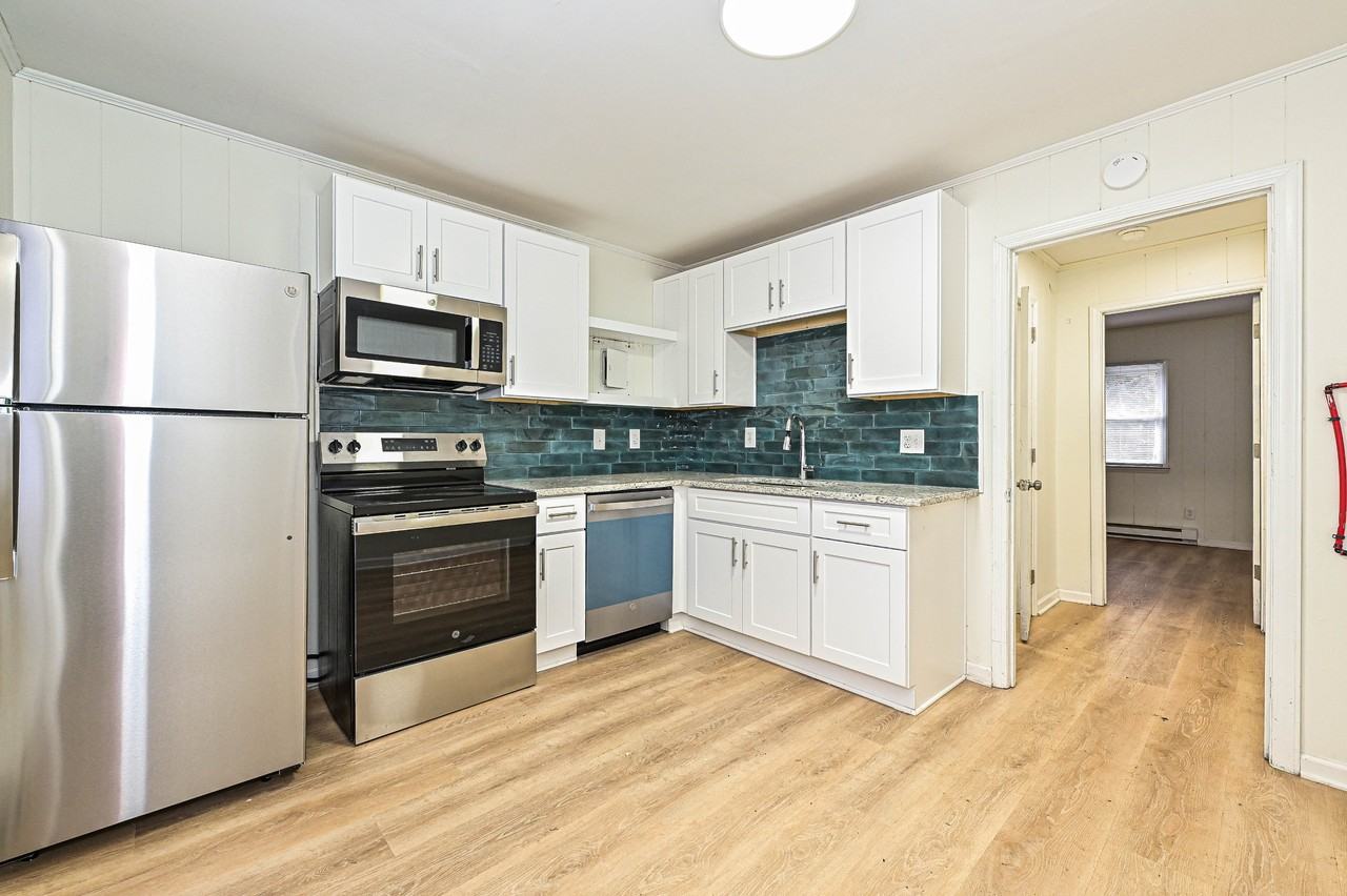 300 E Hudson St #1 - Photo 7 of 12