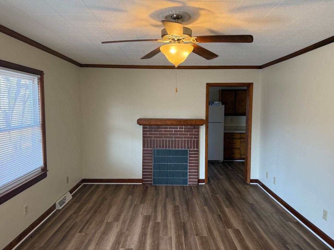 506 E Harden St - Photo 2 of 20