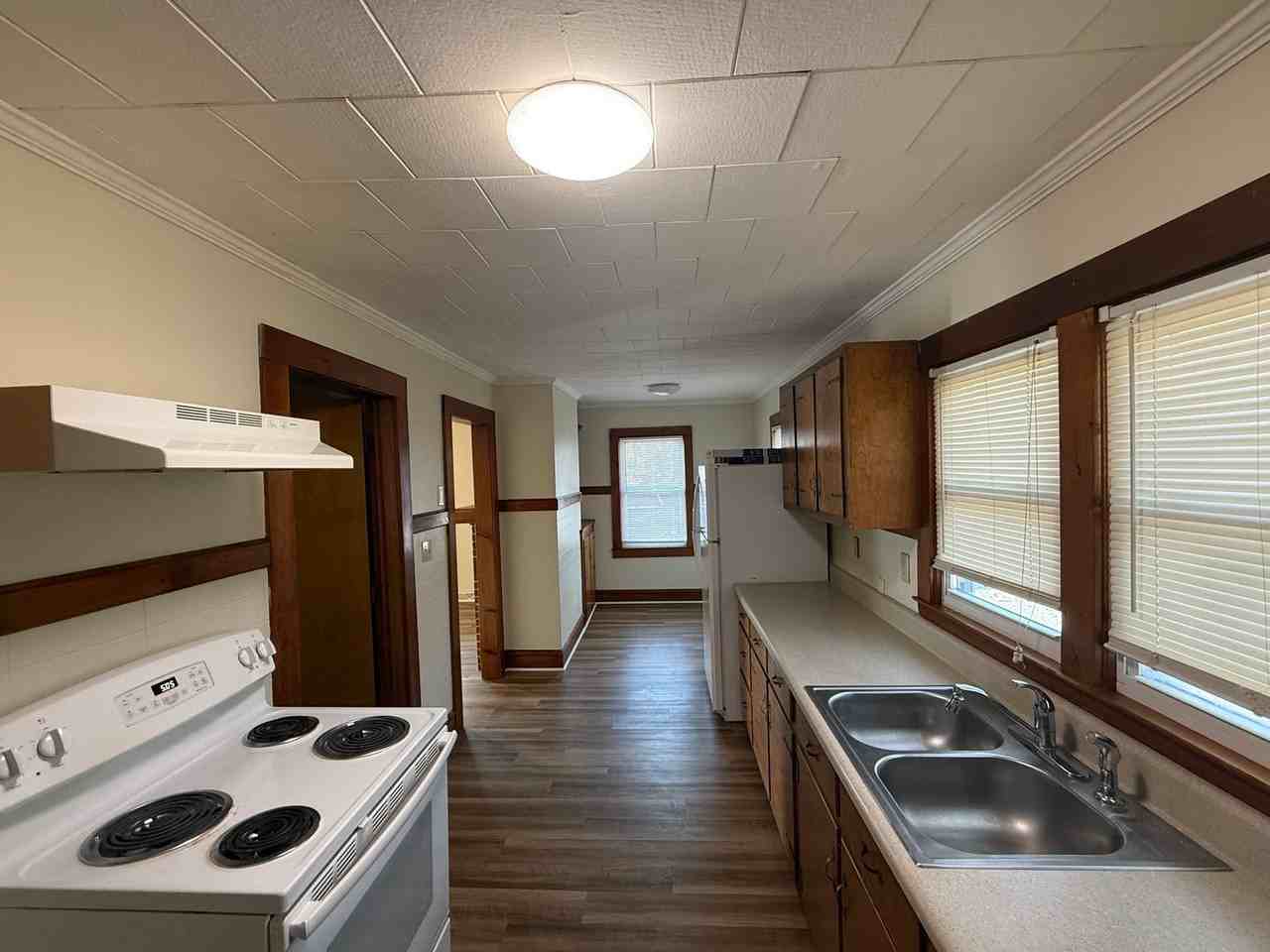 506 E Harden St - Photo 5 of 20