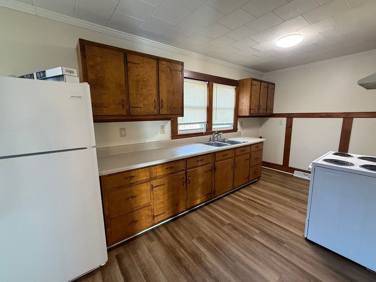 506 E Harden St - Photo 7 of 20