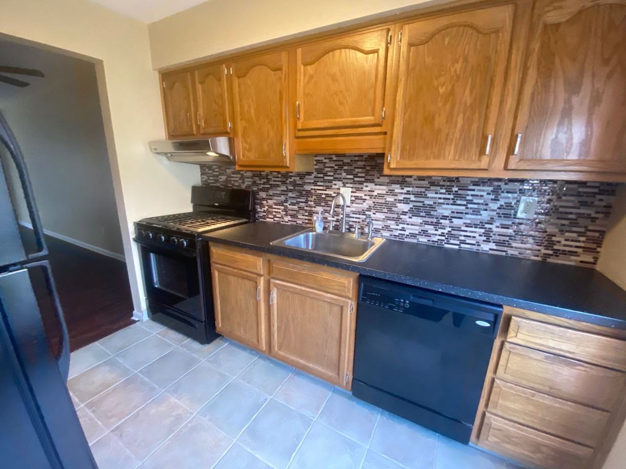 502 College Park Dr - Photo 2 of 19