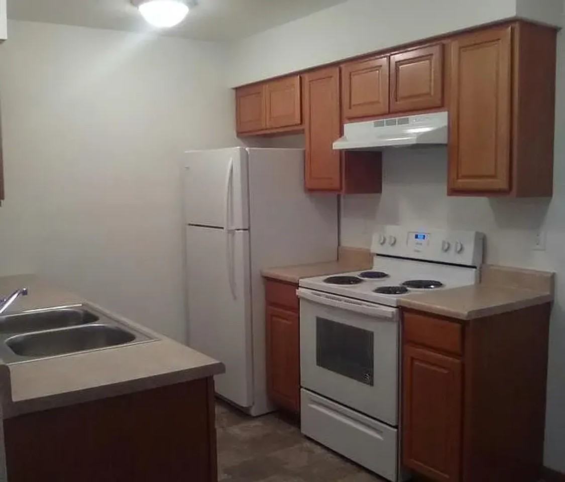 4180 W Bethany Dr - Photo 2 of 3