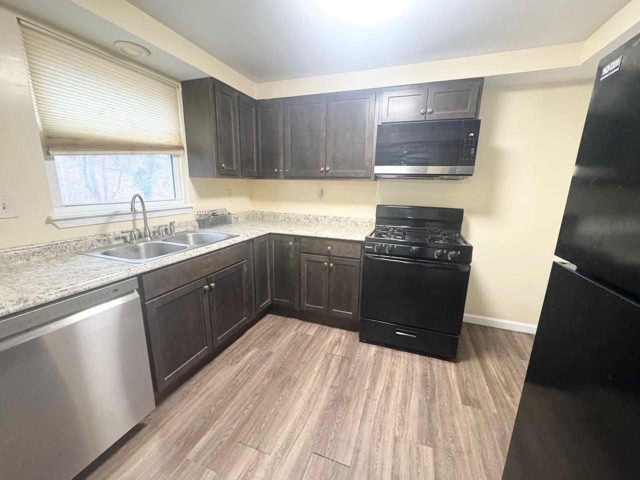 4657 Peoples Rd - Photo 2 of 9