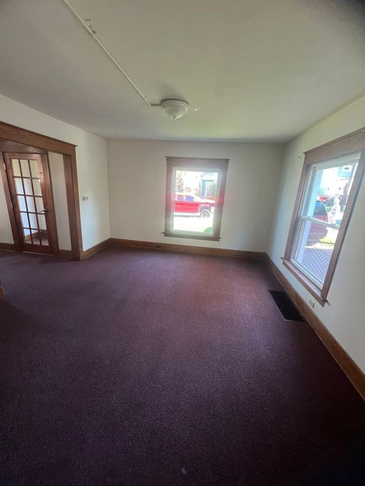 2402 Plum St - Photo 5 of 12