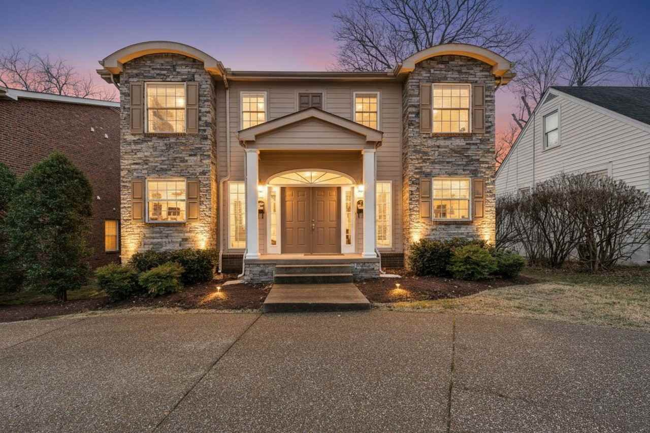 2615A Belcourt Ave - Photo 3 of 38