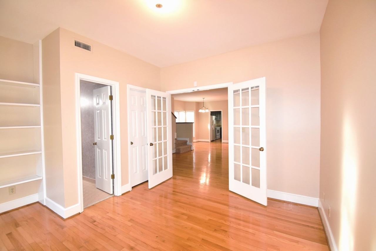 741 Victorian Pl - Photo 7 of 32