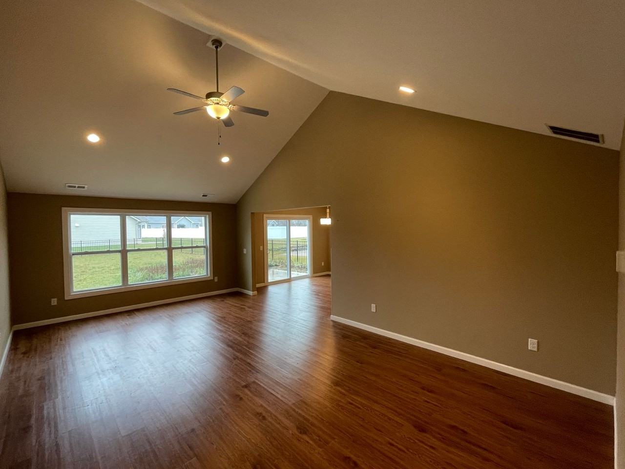 17225 Hudson Cv - Photo 4 of 29