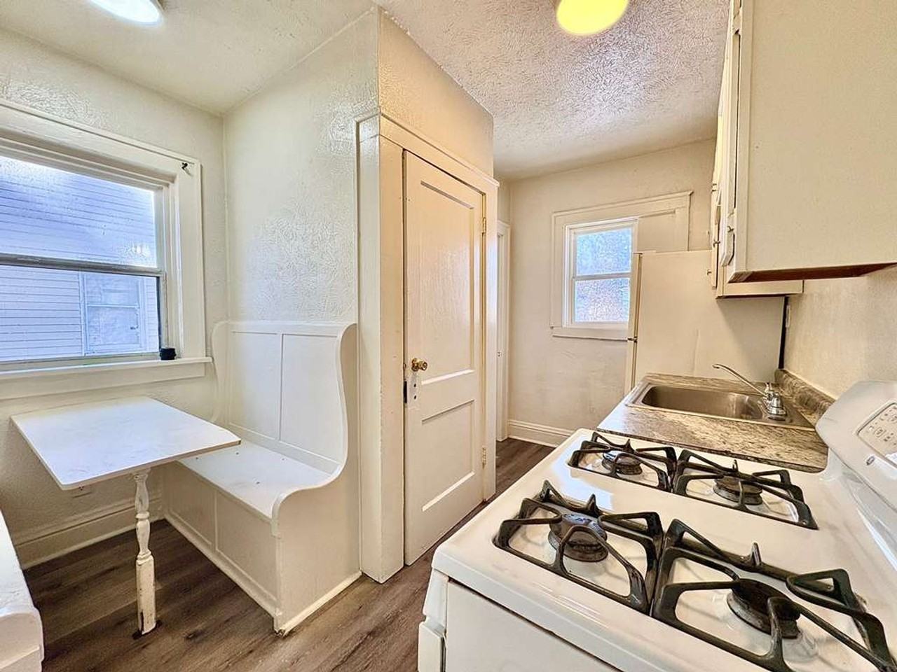 1503 Hermosa Pl - Photo 4 of 11