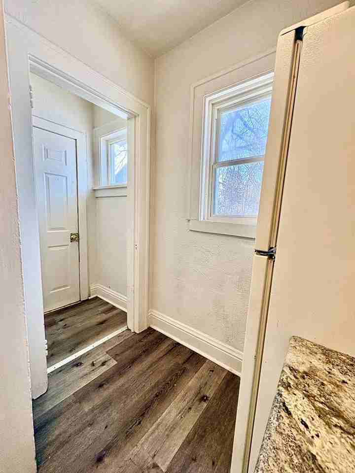 1503 Hermosa Pl - Photo 6 of 11