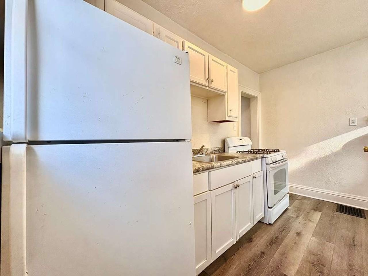 1503 Hermosa Pl - Photo 7 of 11