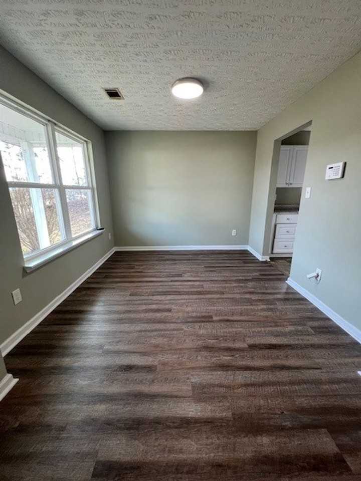 1213 Northview Ext - Photo 2 of 12