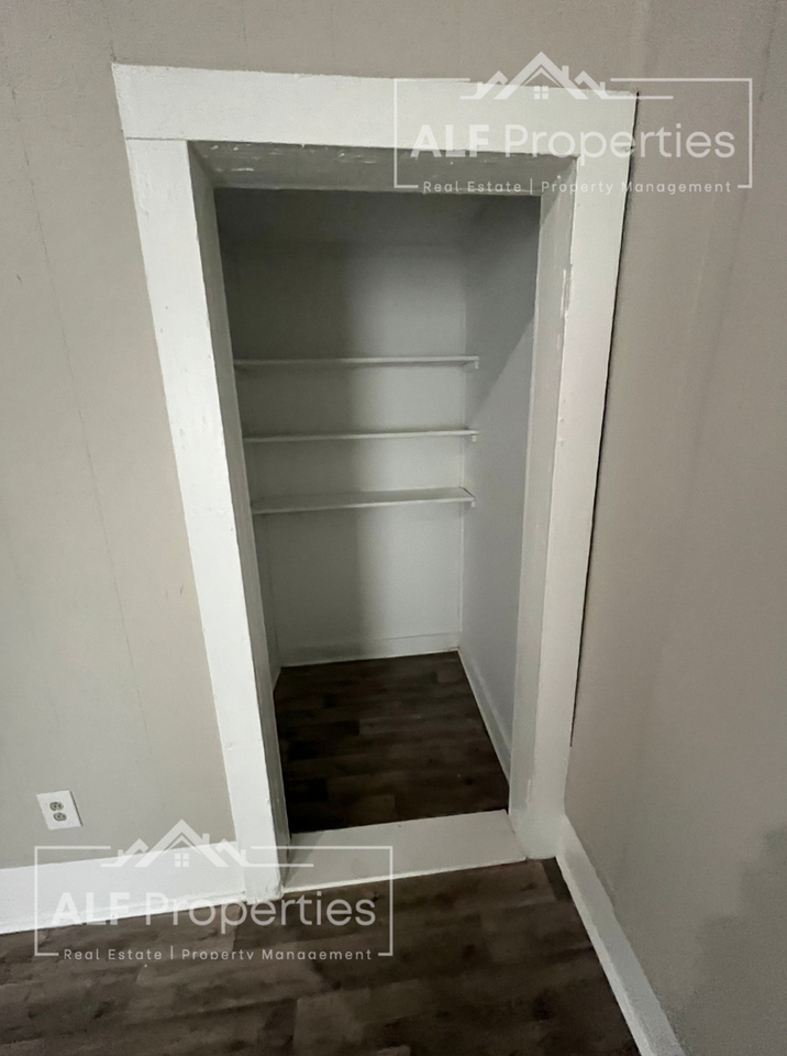 220A Walnut St - Photo 5 of 8