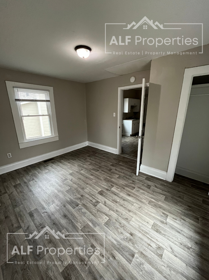 220A Walnut St - Photo 6 of 8