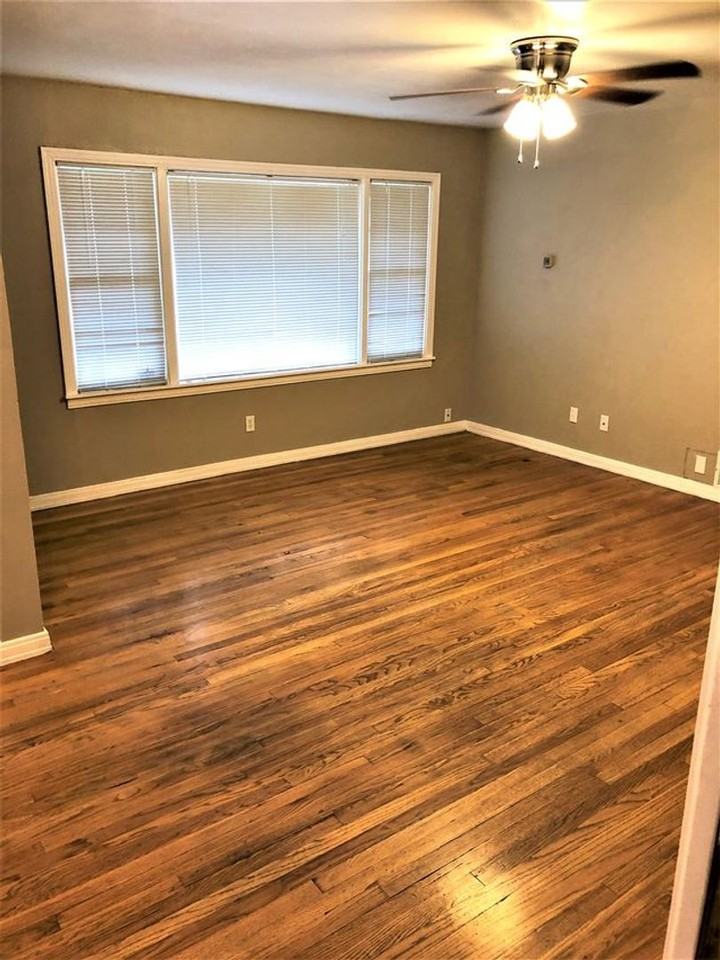 3019 42nd St - Photo 4 of 12