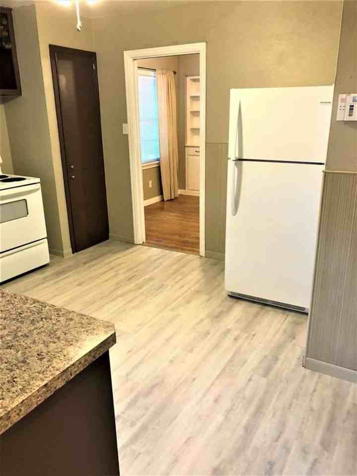 3019 42nd St - Photo 7 of 12