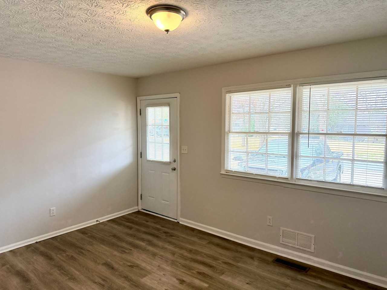 88 Church St - Photo 4 of 18