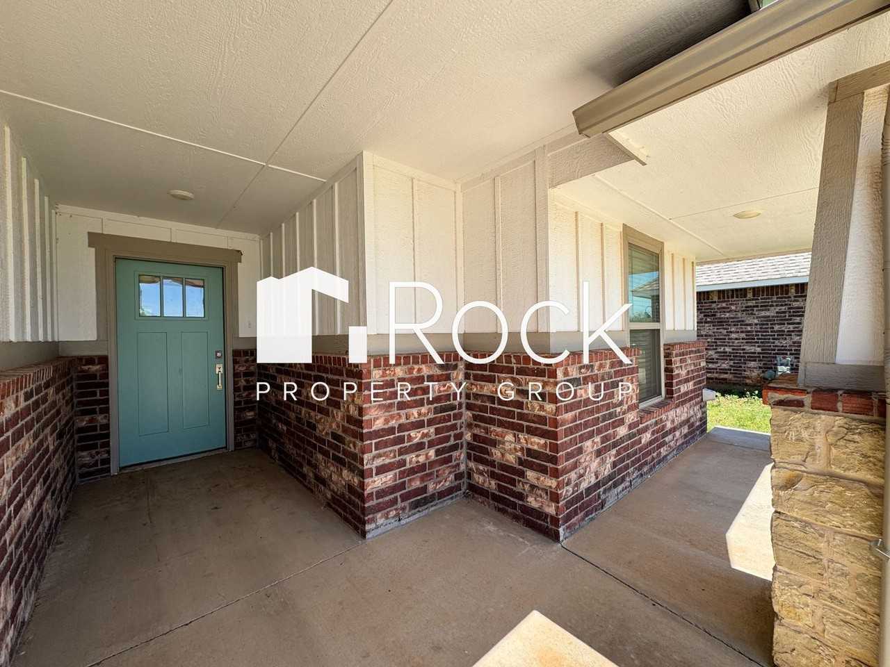 1111 Magnolia Dr - Photo 2 of 30