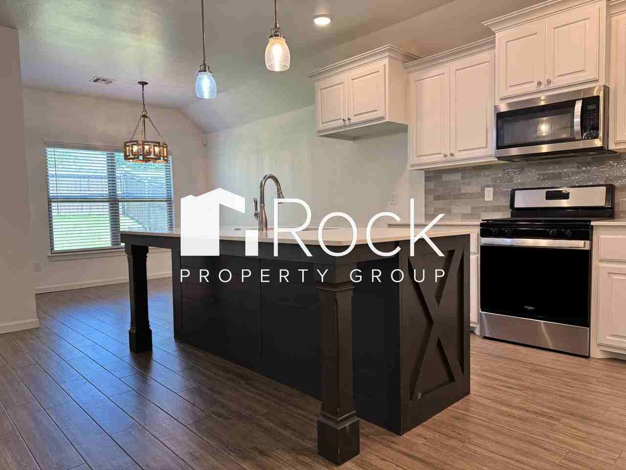 1111 Magnolia Dr - Photo 5 of 30