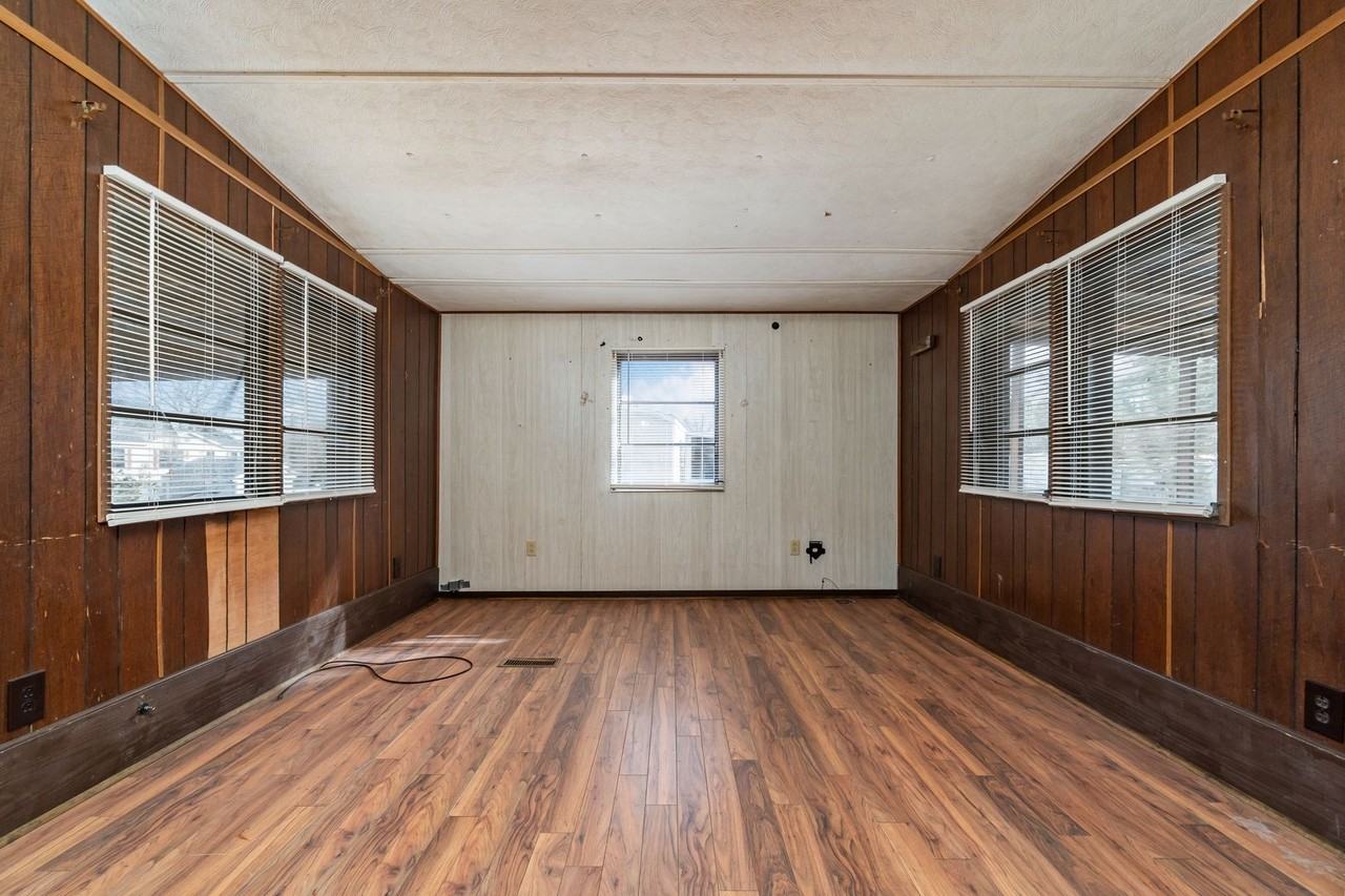 102 N Dawn St - Photo 2 of 9