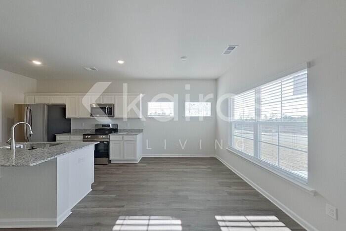 2253 Banyon Cir - Photo 5 of 26