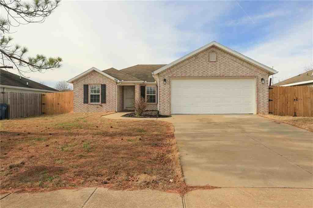 900 Sw River Rock St - Photo 3 of 36