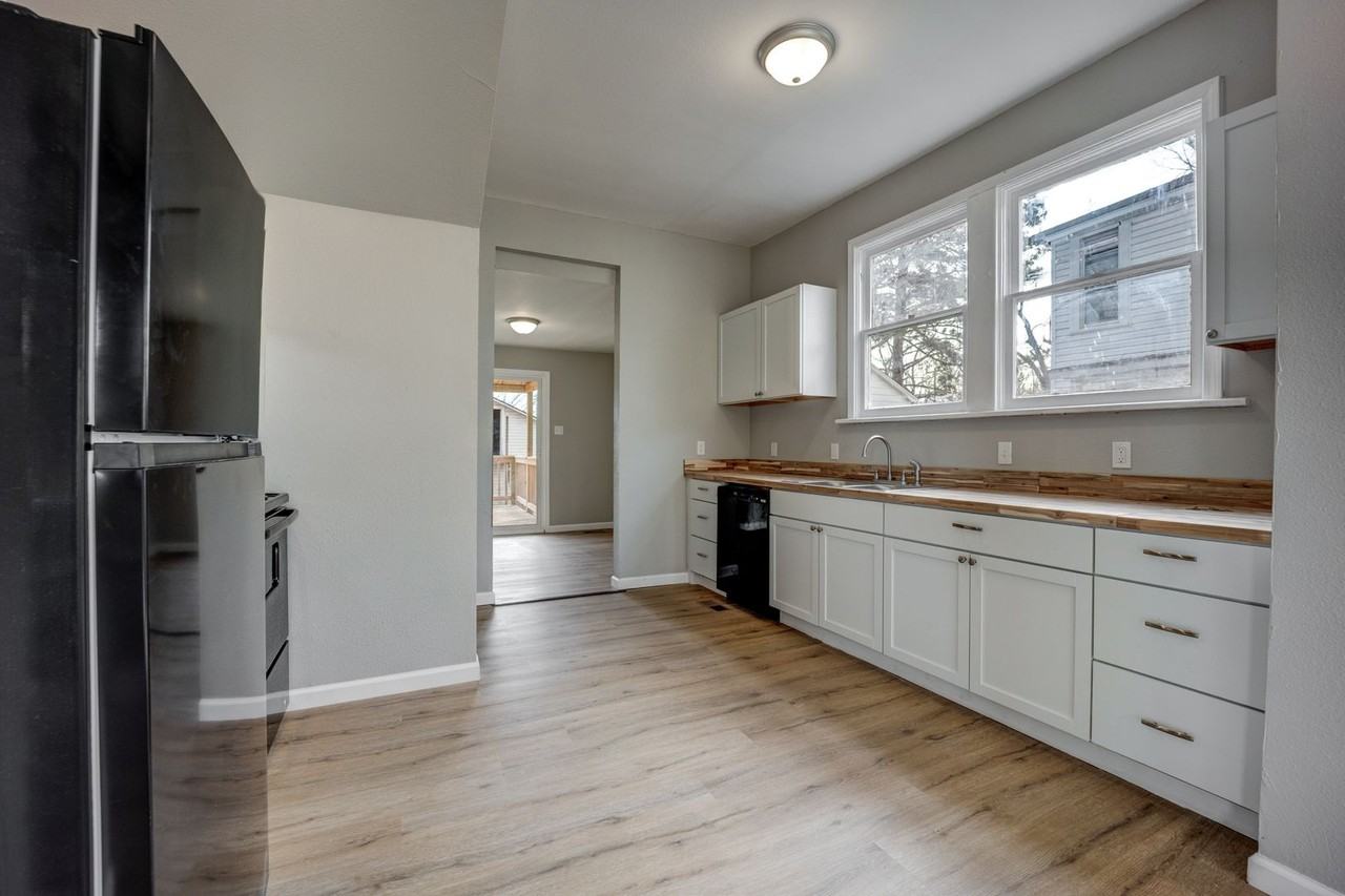 518 Lecta Ave - Photo 2 of 33