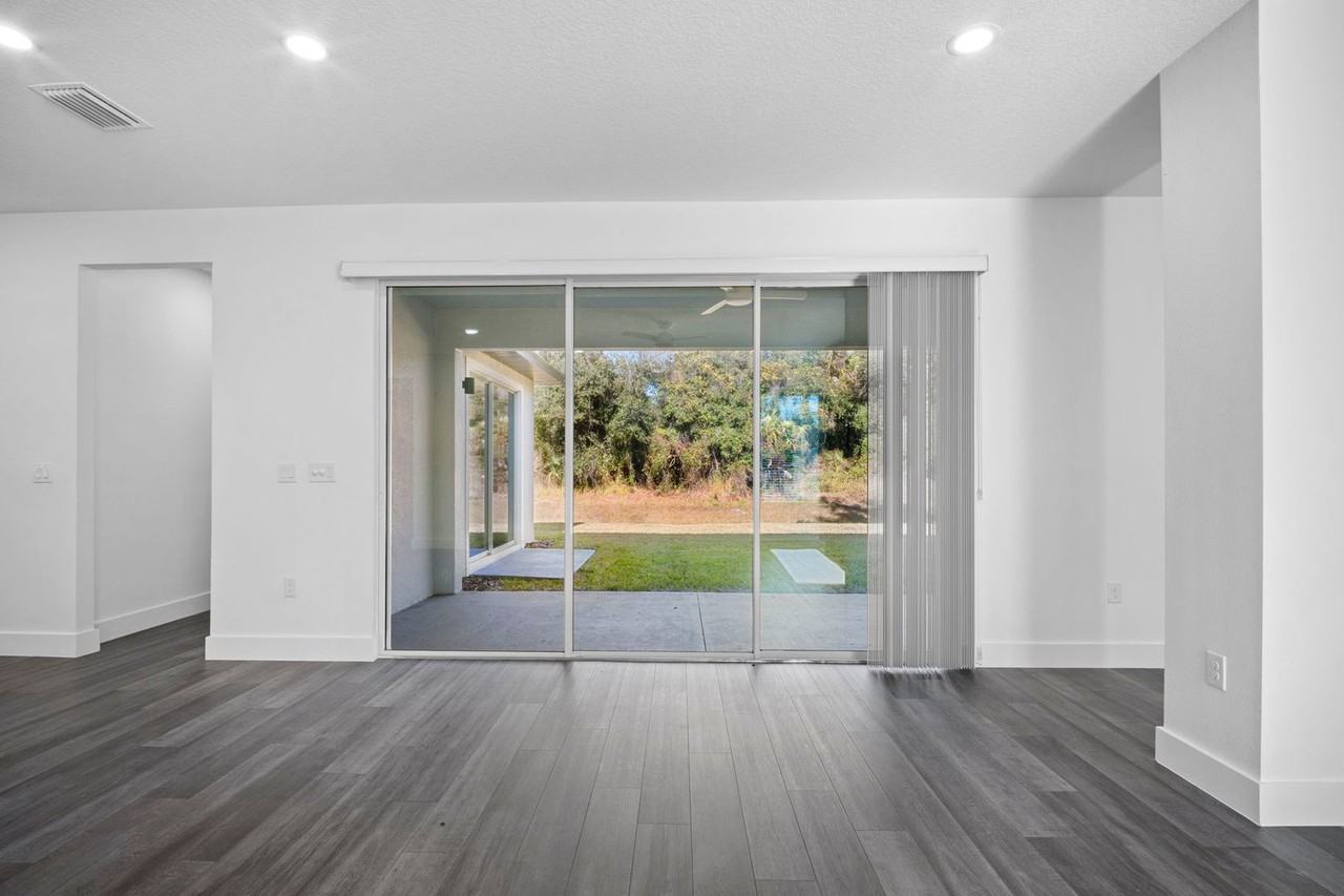 2816 Barry Rd - Photo 5 of 36