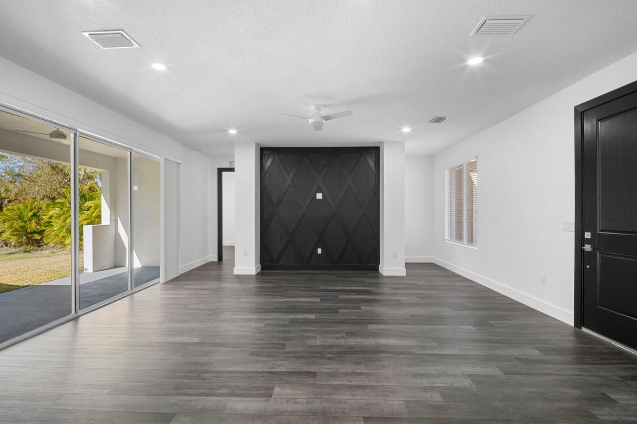 4469 Enid Ln - Photo 5 of 36