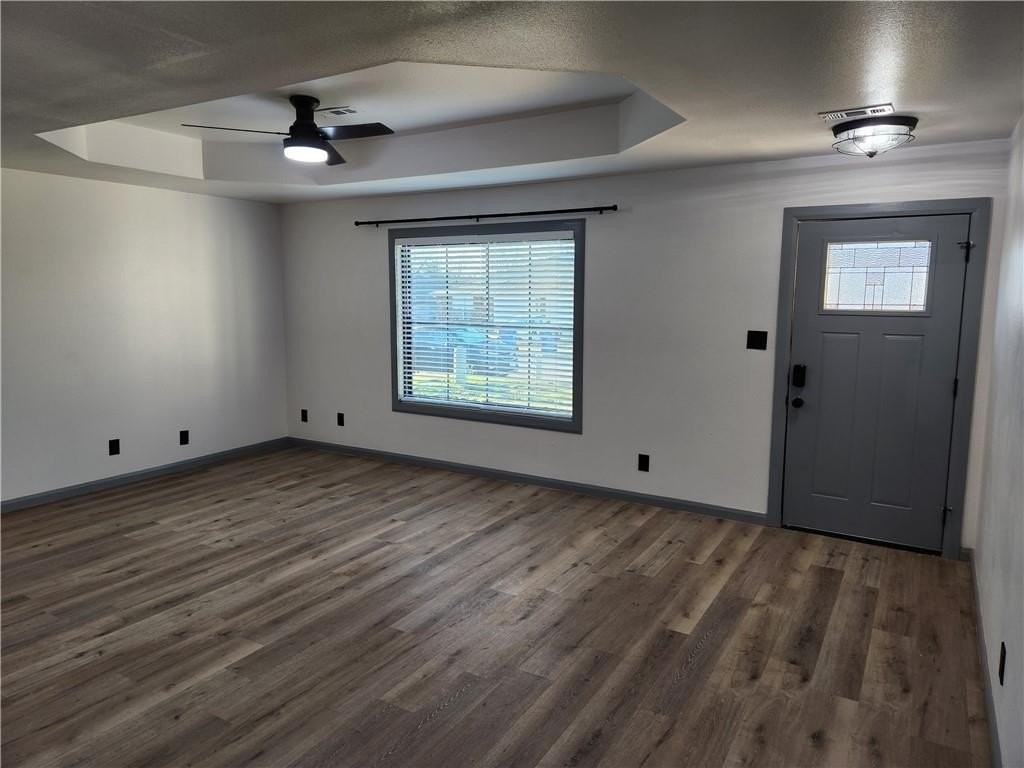 9 Holly Dr #B - Photo 2 of 36