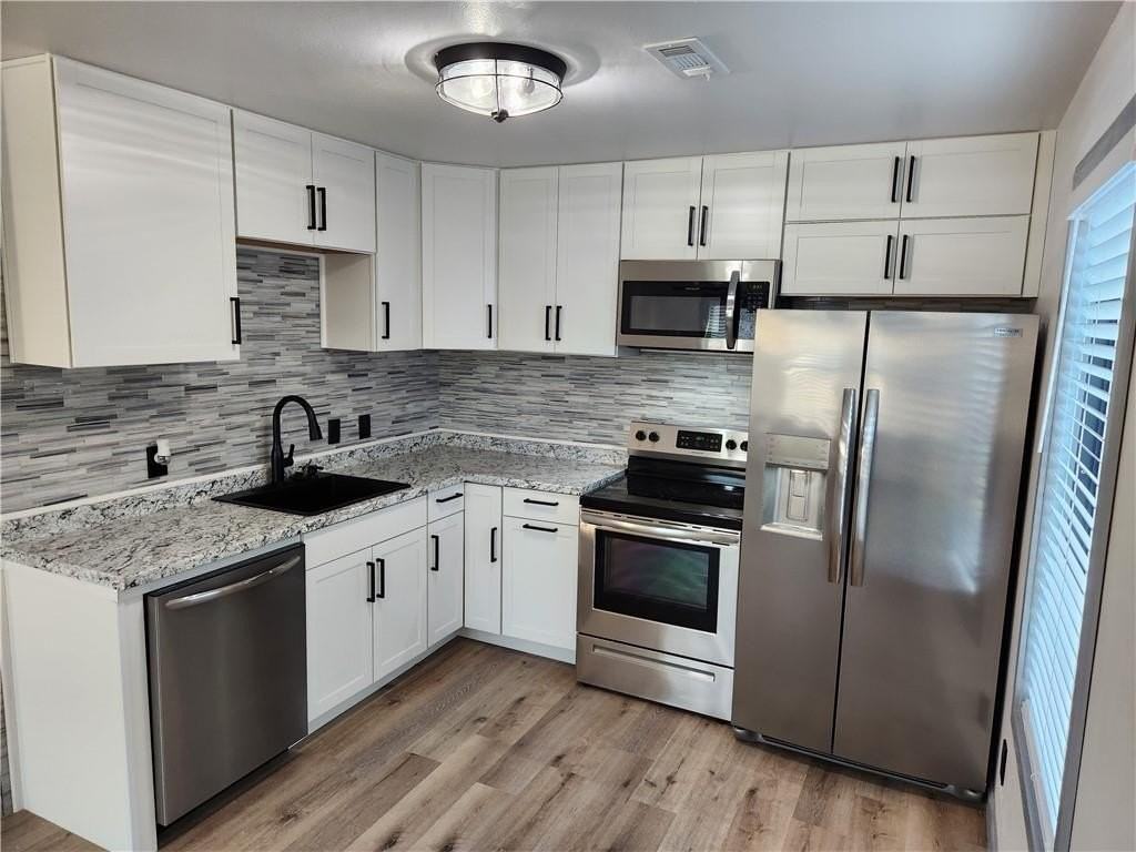 9 Holly Dr #B - Photo 5 of 36