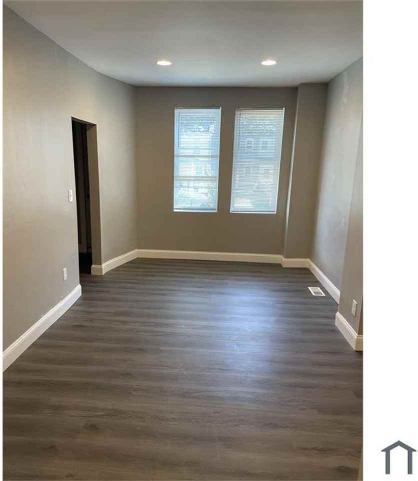 3715 Oakmont Ave - Photo 3 of 4